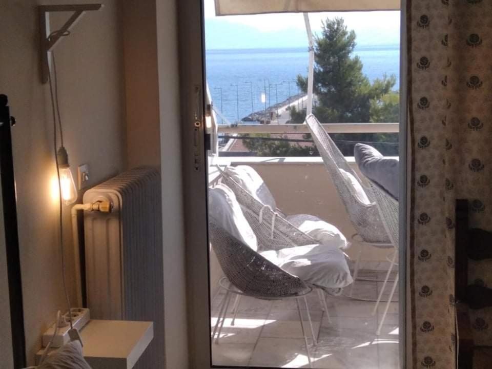 Super View Seafront Apartment ネア・ミカニオーナ エクステリア 写真
